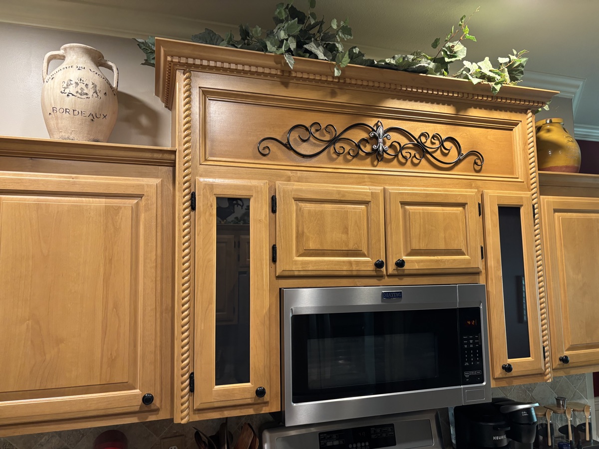 Kitchen cabinets before refinishing — Owasso Oklahoma